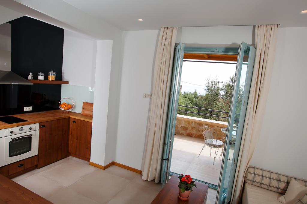 Lithos Guesthouse Kardamili Eksteriør billede