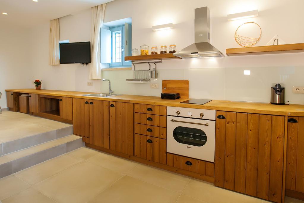 Lithos Guesthouse Kardamili Eksteriør billede